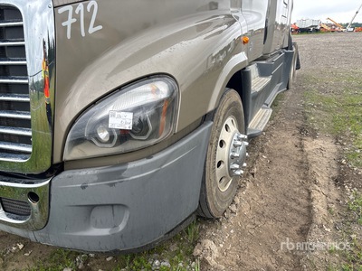 2015 Freightliner Cascadia 125 T/A Sleeper Truck Tractor