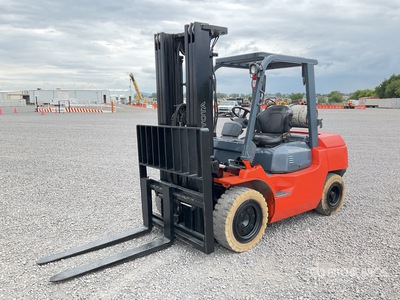 Toyota 7FGU35 7300 lb Montacargas Electrico / フォークリフト
