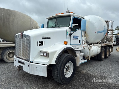 2004 Kenworth T800 8x4 Beton-Fahrmischer (Inoperable)