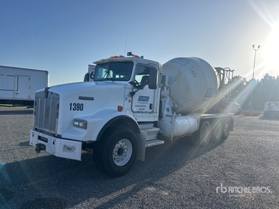 2004 Kenworth T800 8x4 ミキサートラック (Inoperable)