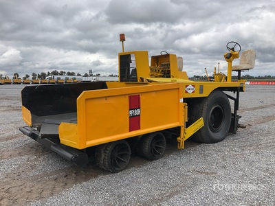 1994 Blaw-Knox PF180H Wheel Pavimentadora de Asfalto Sin Plancha (INOPERABLE) / Screedless を見 Paver (Inoperable)