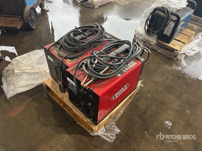 Quantity of (2) Lincoln 125 A Flux core を見 Welder - Electric