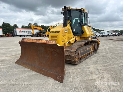 Komatsu D61EX-24 Planierraupe