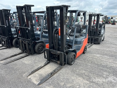 2009 Toyota 8FGCU25 4500 lb Cushion Tire フォークリフト