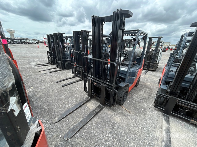 2018 Toyota 8FGCU32 5720 lb Cushion Tire Forklift