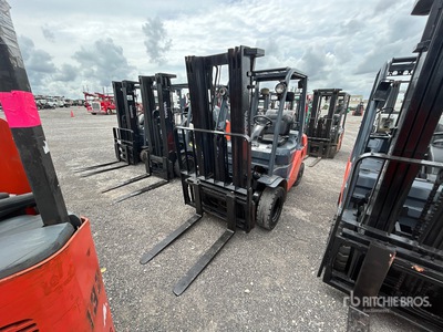2007 Toyota 8FGU25 4500 lb Cushion Tire Montacargas