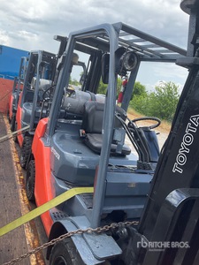 2007 Toyota 8FGU25 4500 lb Montacargas