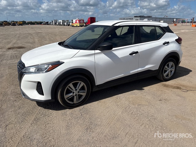 2023 Nissan Kicks 2WD SUV