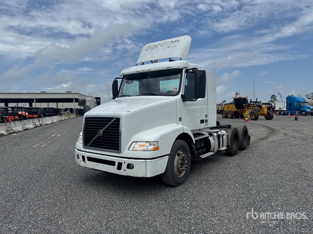 2016 Volvo VNM64T200 6x4 T/A Day Cab Truck Tractor