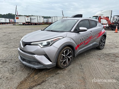 2018 Toyota C-HR سيارة رياضية متعددة الاستخدامات