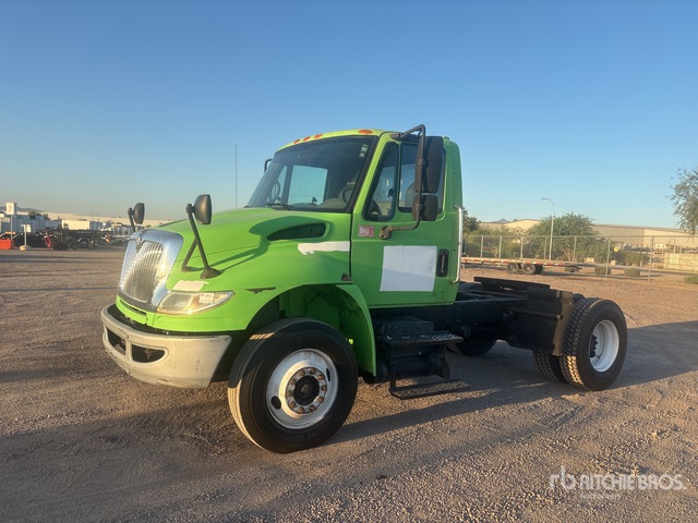 2008 International 4400 SBA 4x2 S/A Day Cab Truck Tractor