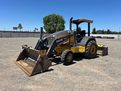 2018 John Deere 210L Pala gommata per cura del verde