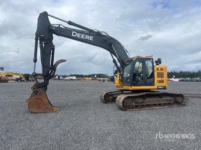 2017 John Deere 245G LC حفارة بجنزير