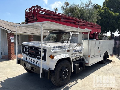 1982 Wilkie 85 ft on 1985 GMC C7 Sierra 4x2 Autohoogwerker