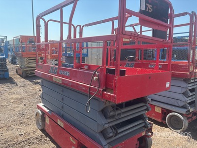 1999 JLG 3246E2 Electric Scissor Lift (Inoperable)