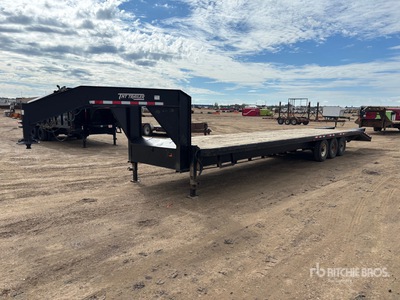 2014 TNT 37 ft Tri/A Gooseneck Equipment Trailer