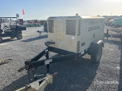 2014 Doosan P425/HP375WCU 425 cfm Mobile Luftkompressor