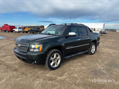 2013 Chevrolet Avalanche 4x4 Crew Cab Pickup