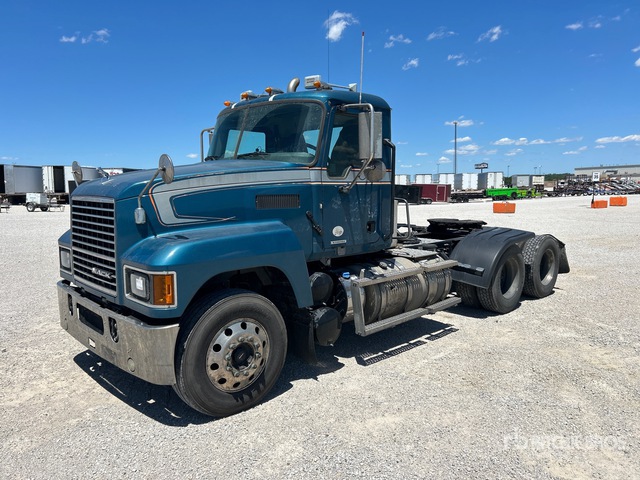 2020 Mack Pinnacle 6x4 T/A Day Cab Truck Tractor