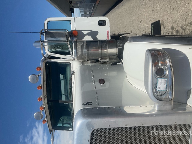 2022 Peterbilt 389 Tri/A Dump Truck