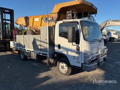 2011 Isuzu NPR275 4x2 Servicewagen