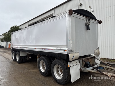2008 Hamelex-White 7.4 m Quad Dog End Dump Trailer