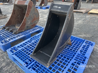 300 mm Cleanup Excavator Bucket - Fits 5 Ton
