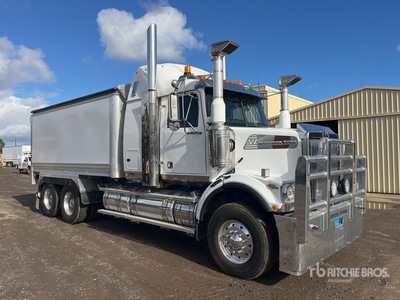2022 Western Star 4864FXB 6x4 Sleeper T/A Dump Truck
