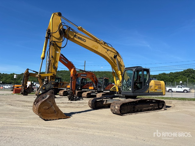 2013 Kobelco SK260LC-9 Tracked Excavator