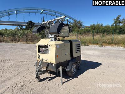 2015 Doosan V9 8.8 kVA Mat D'Eclairage Light Tower (Inoperable)