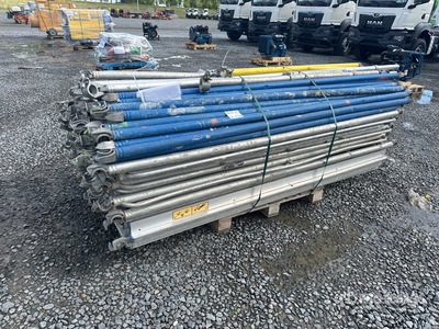 Quantity of (8) Instant Aluminium Scaffolding, Platform w/Hatch, 2,5 m Scaffolding