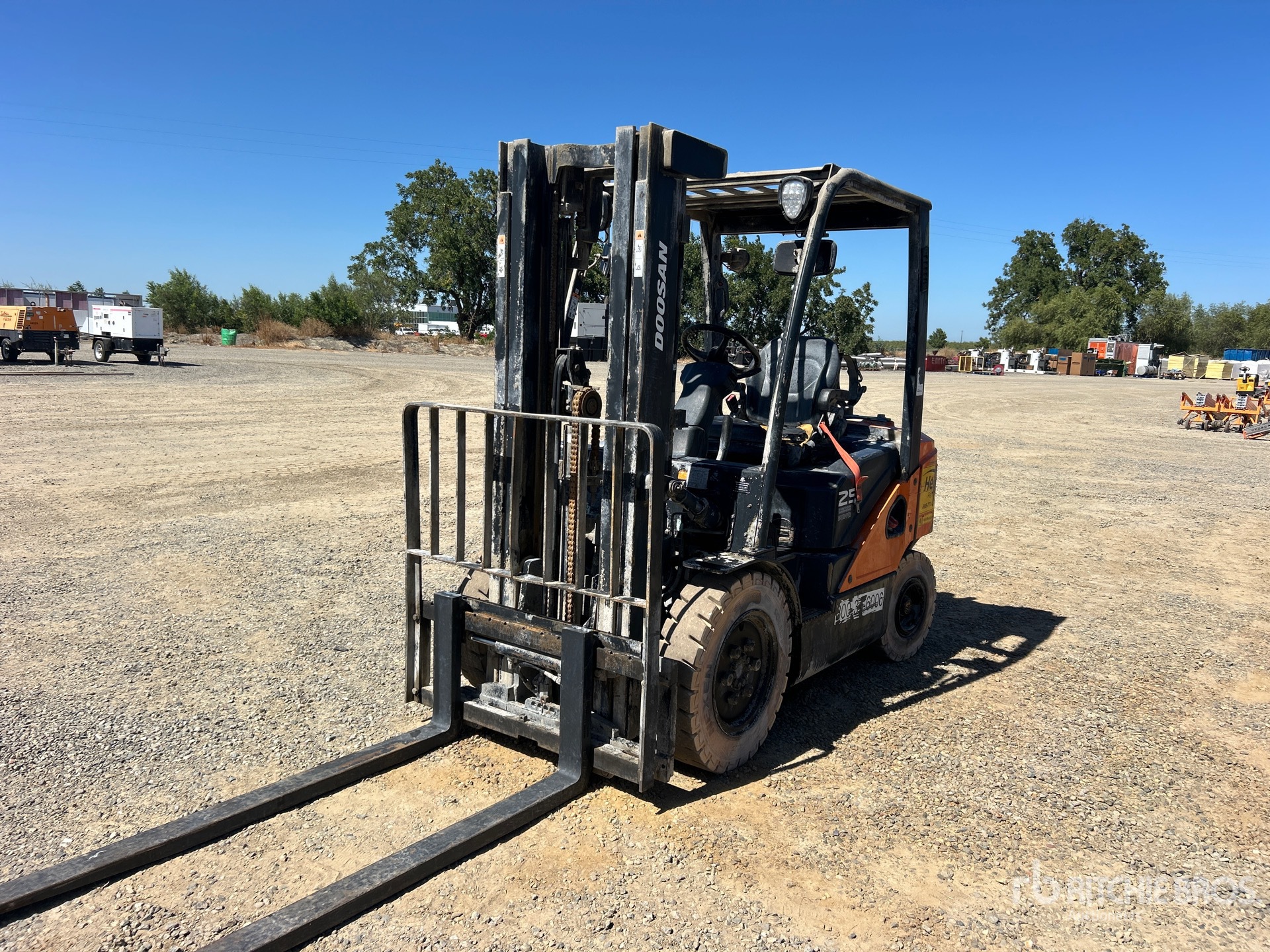 2022 Doosan G25P-7 4600 lb Pneumatic Tire Forklift