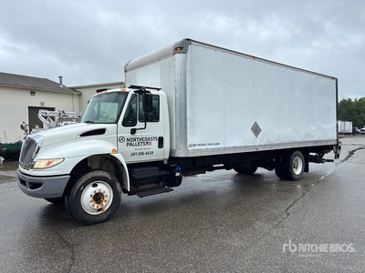 2017 International 4300 4x2 Camion fourgon (Inoperable)