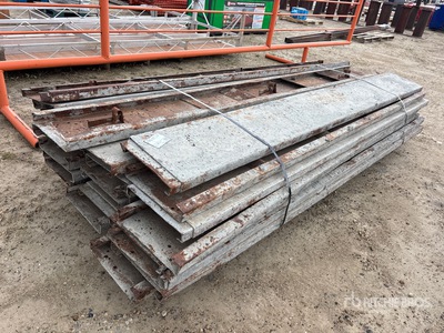 Quantity of 14 in Concrete Forms Attrezzatura per lavorazione del cemento