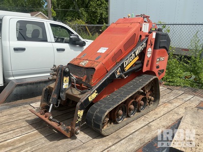 2015 Ditch Witch SK750 Mini Compacte Schranklader (Inoperable)