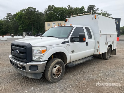 2016 Ford F-350 XL 4x4 Extended Cab Utility Truck