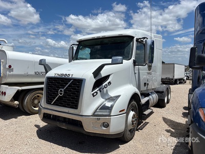 2021 Volvo VNR 6x4 Ciągnik siodłowy T/A z kabiną sypialną