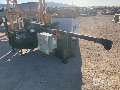 Hutchinson BM083-HD2 Tire Mounter & Demounter