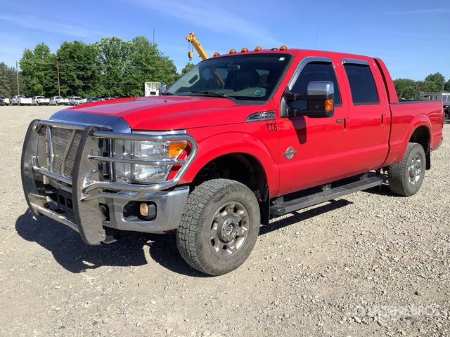 2015 Ford F-350 Lariat 4x4 Crew Cab Pickup