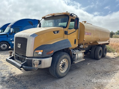2014 Cat CT660S 6x4 散水車