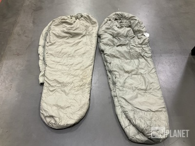(28) Sleeping Bags