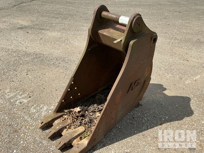 ACS 24 in Digging Excavator Bucket - Fits New Holland/ Volvo