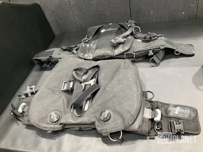(39) Sea Quest Buoyancy Compensators