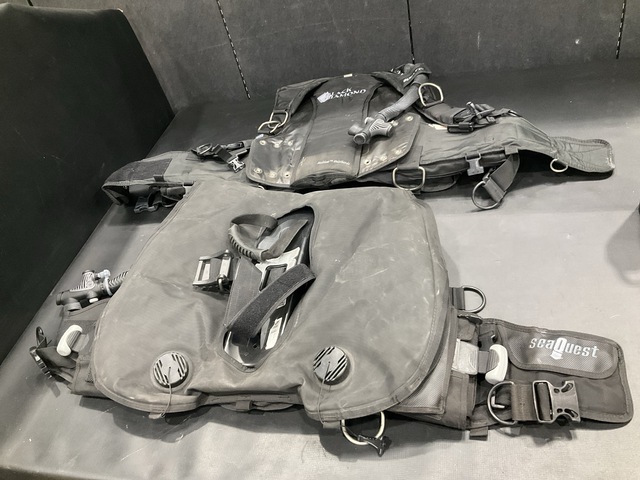 (39) Sea Quest Buoyancy Compensators