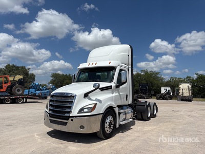 2020 Freightliner Cascadia 126 6x4 T/A Day Cab Truck Tractor