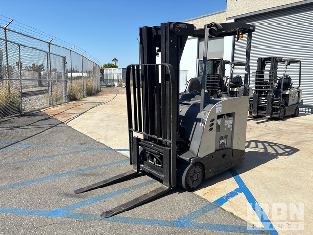 2014 Crown RC5535 2500 lb Electric Forklift