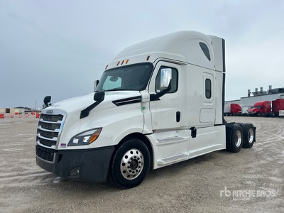 2018 Freightliner Cascadia 126 6x4 T/A Sleeper Truck Tractor