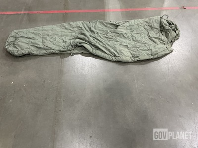 (80) Sleeping Bags