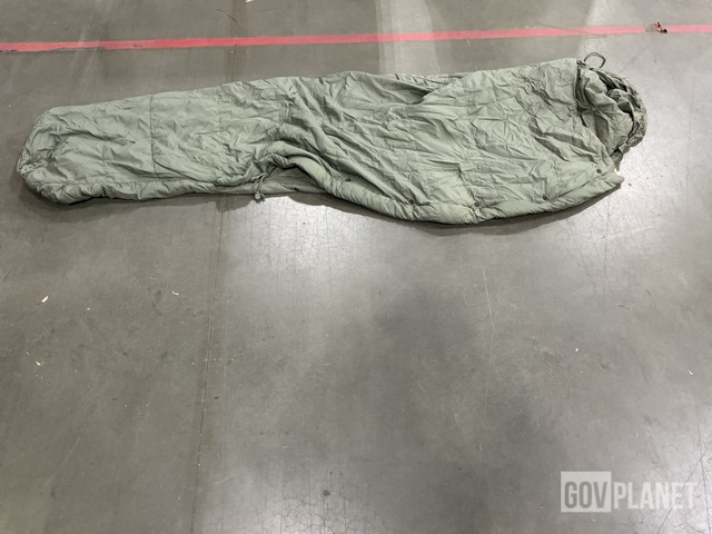 (80) Sleeping Bags