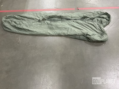 (80) Sleeping Bags